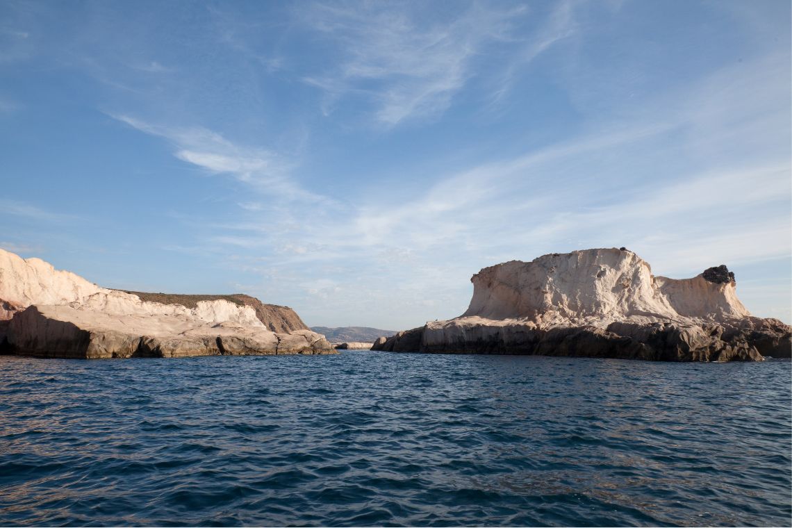 siren reefs and islands Credits kwanisik Canva